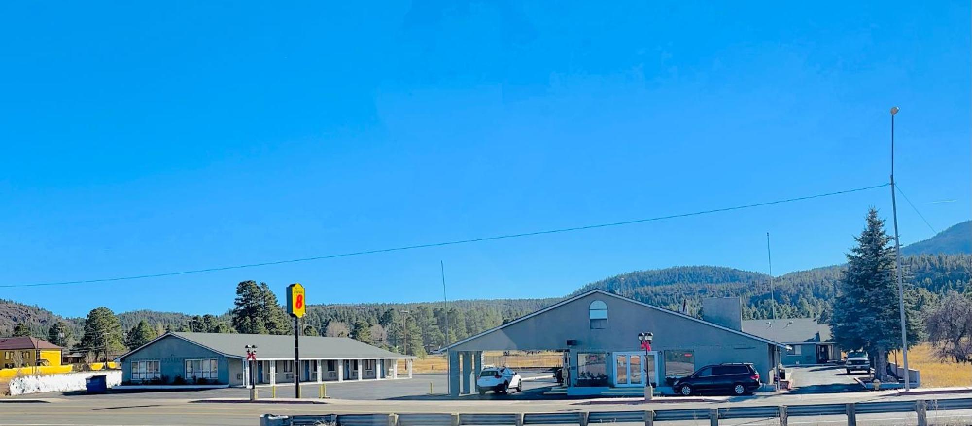 Super 8 By Wyndham Williams West Route 66 - Grand Canyon Area Exterior foto
