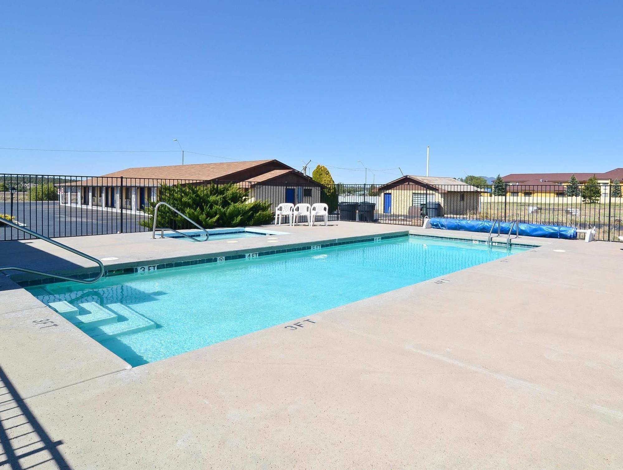 Super 8 By Wyndham Williams West Route 66 - Grand Canyon Area Exterior foto